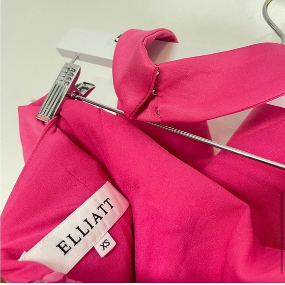 ELLIATT Lilah Asymmetric Satin Cocktail Dress in Fuchsia Size X-Small - Picture 6 of 10